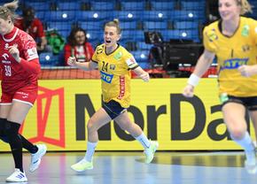 Grupa României a început cu o lecție de handbal: victorie la 8 goluri! Extrema de la Vâlcea a făcut spectacol » Clasamentul actualizat