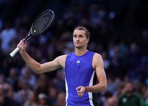 Stefanos Tsitsipas s-a filmat în timp ce conducea cu 276 km la oră » Concluziile grecului la final de an, într-o postare pe Instagram