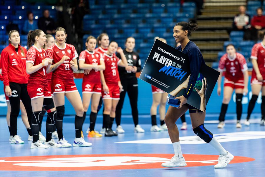 Grupa României a început cu o lecție de handbal: victorie la 8 goluri! Extrema de la Vâlcea a făcut spectacol » Clasamentul actualizat