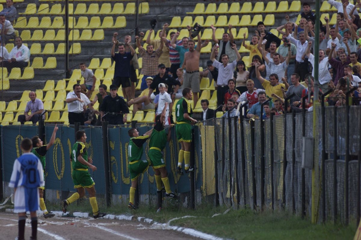 Titularul din Dinamo - Foresta 4-5 a ajuns instalator de gaze: „Am lucrat și la stația de betoane” » Apariție în premieră după 25 de ani: „După meci, ne-au luat la antidrog”