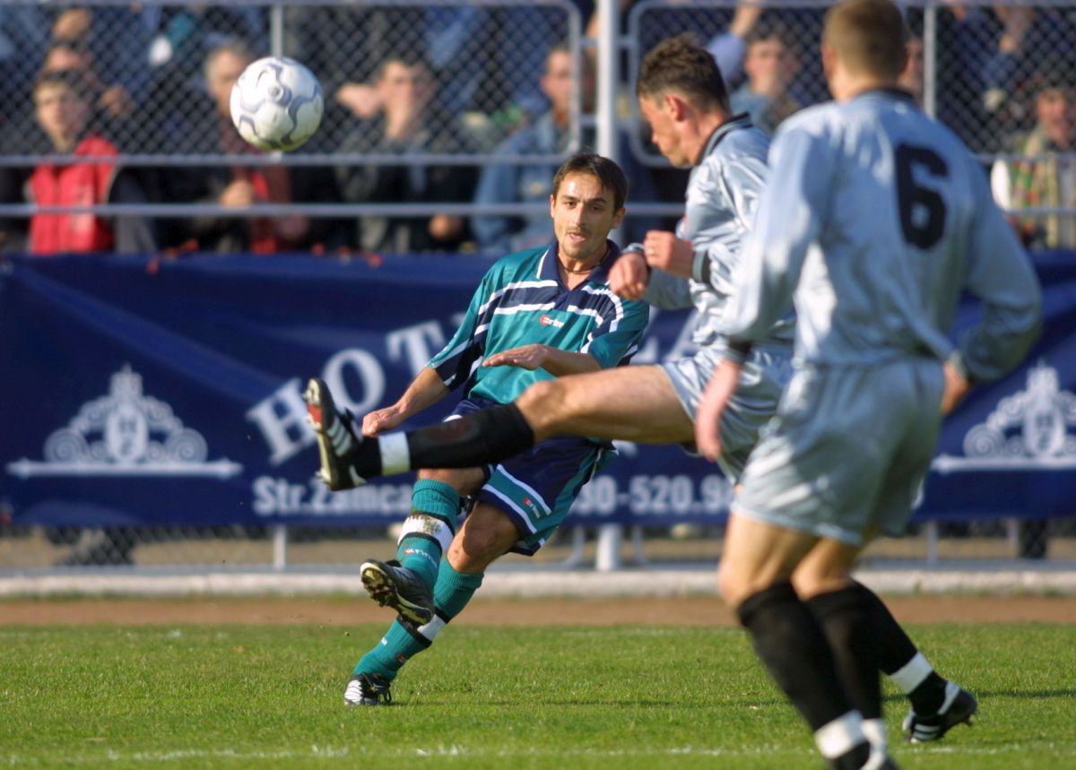 Titularul din Dinamo - Foresta 4-5 a ajuns instalator de gaze: „Am lucrat și la stația de betoane” » Apariție în premieră după 25 de ani: „După meci, ne-au luat la antidrog”