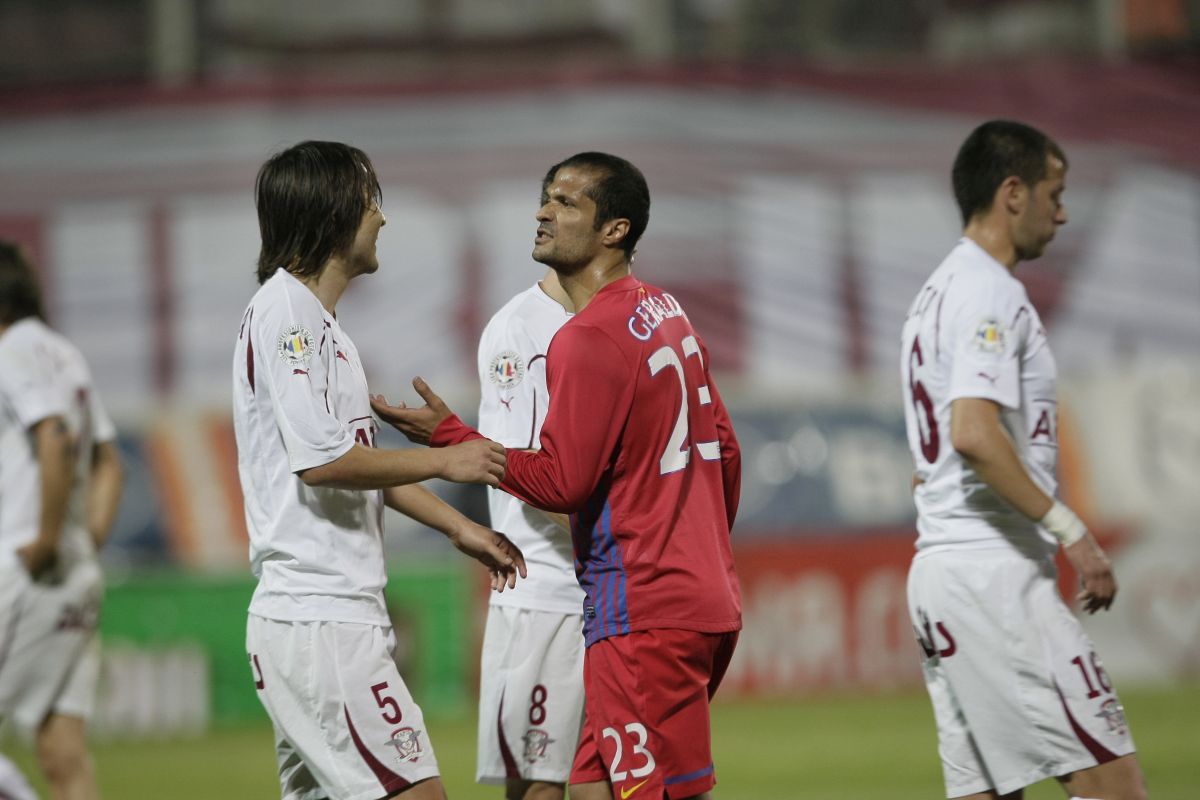 Când Becali a vorbit cu antrenorul FCSB în timpul derby-ului: „Mi-a zis să-l scot. Știți ce i-am răspuns?”