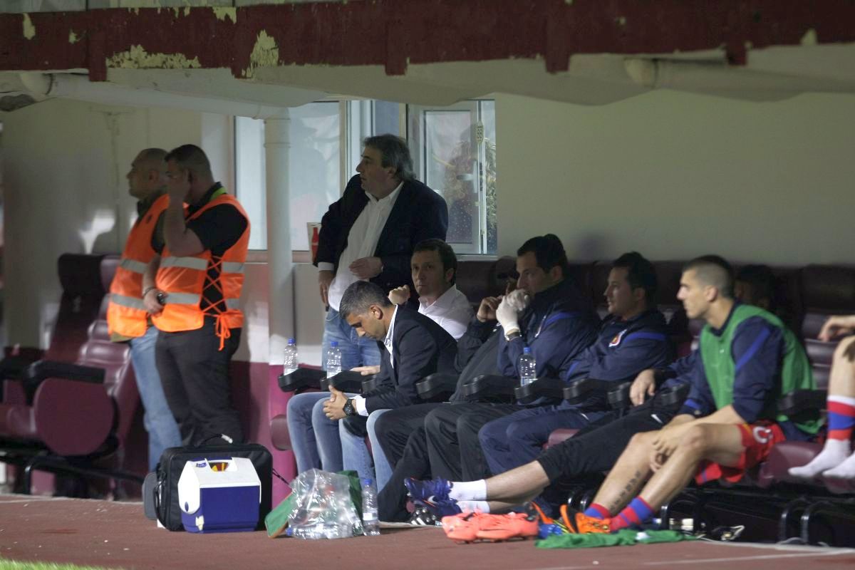 Stoichiță a vorbit cu Becali la telefon în timpul derby-ului Rapid - Steaua 1-1 (aprilie 2012)