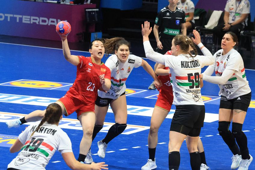 Japonia - Ungaria / Campionatul Mondial de handbal feminin / FOTO: Ionuț Iordache (GSP.ro)
