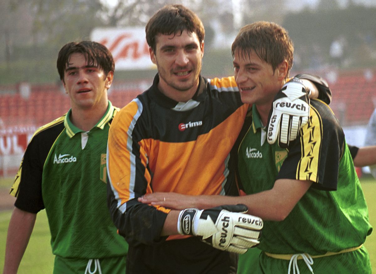 Titularul din Dinamo - Foresta 4-5 a ajuns instalator de gaze: „Am lucrat și la stația de betoane” » Apariție în premieră după 25 de ani: „După meci, ne-au luat la antidrog”