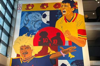 Muralul de 90 m2 cu Gheorghe Hagi și un mare rival, după ideea Ambasadei Columbiei, a fost inaugurat la Arena Națională