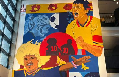 Muralul de 90 m2 cu Gheorghe Hagi și un mare rival, după ideea Ambasadei Columbiei, a fost inaugurat la Arena Națională