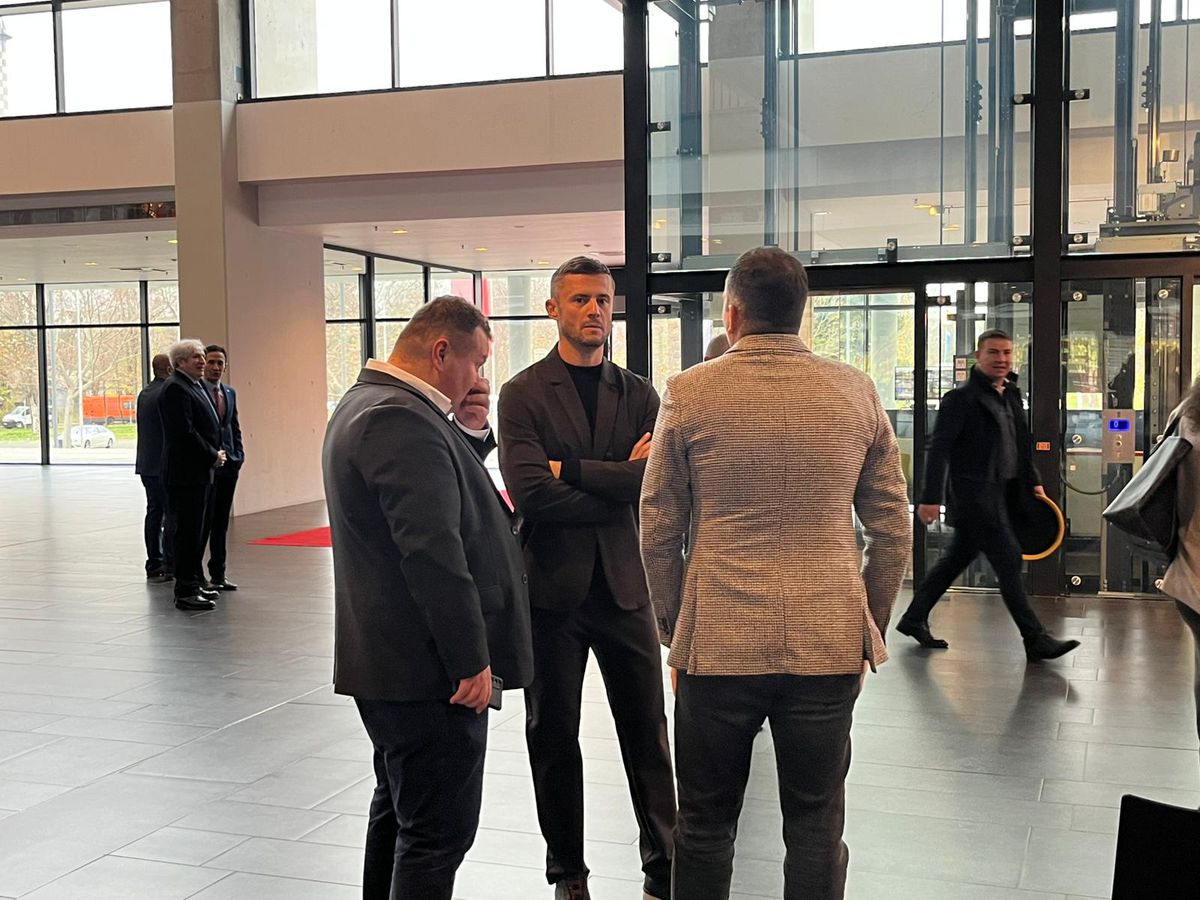 Muralul de 90 m2 cu Gheorghe Hagi și un mare rival, după ideea Ambasadei Columbiei, a fost inaugurat la Arena Națională