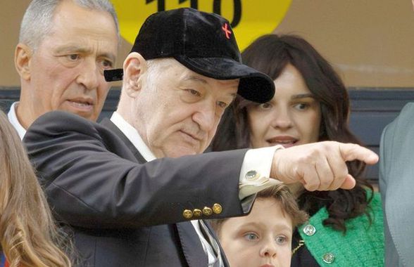 Când Becali a vorbit cu antrenorul FCSB în timpul derby-ului: „Mi-a zis să-l scot. Știți ce i-am răspuns?”