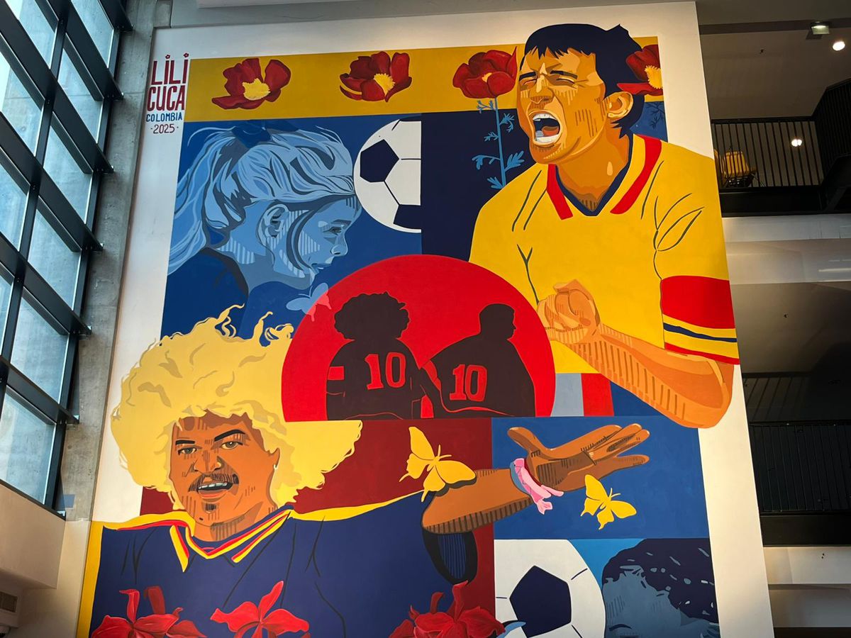 Muralul de 90 m2 cu Gheorghe Hagi și un mare rival, după ideea Ambasadei Columbiei, a fost inaugurat la Arena Națională