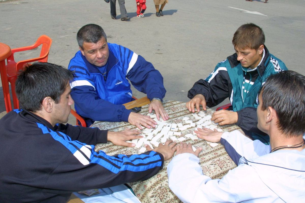 Titularul din Dinamo - Foresta 4-5 a ajuns instalator de gaze: „Am lucrat și la stația de betoane” » Apariție în premieră după 25 de ani: „După meci, ne-au luat la antidrog”