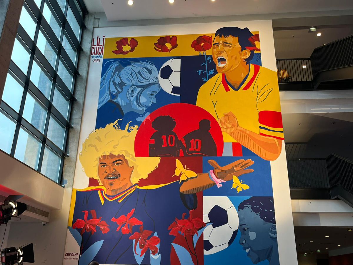 Muralul de 90 m2 cu Gheorghe Hagi și un mare rival, după ideea Ambasadei Columbiei, a fost inaugurat la Arena Națională