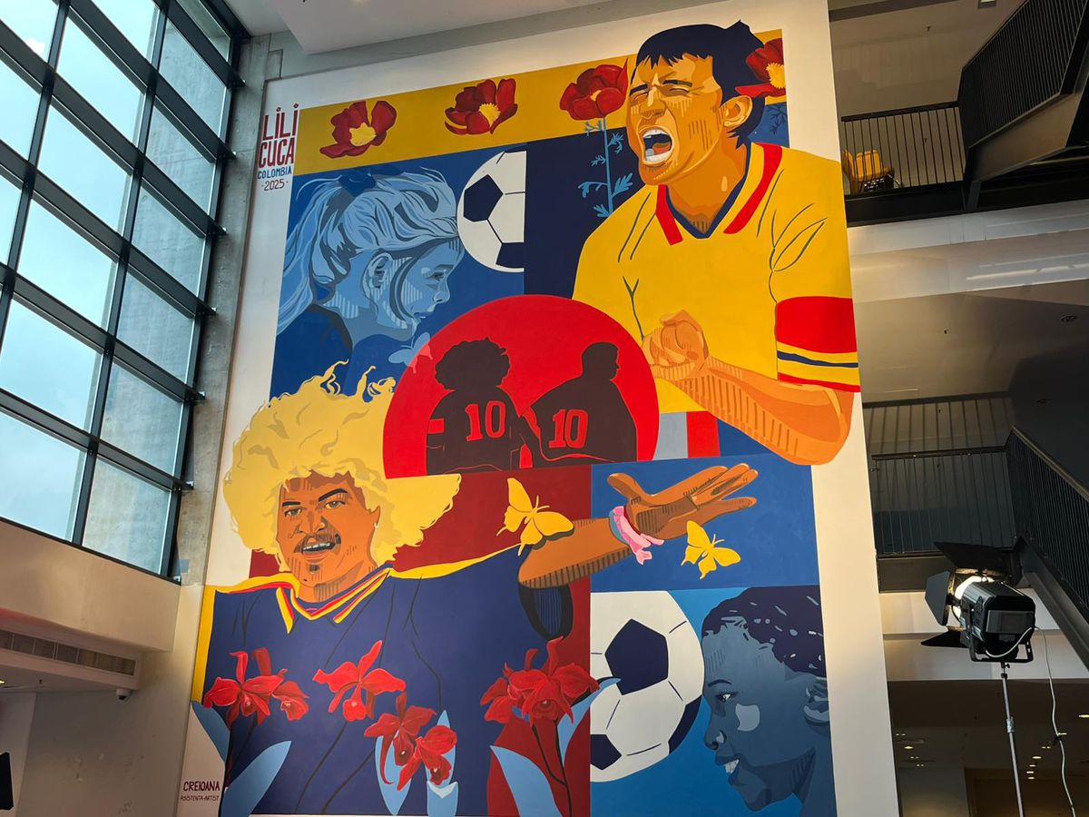 Muralul de 90 m2 cu Gheorghe Hagi și un mare rival, după ideea Ambasadei Columbiei, a fost inaugurat la Arena Națională