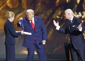 „Surpriză” la FIFA » Donald Trump a primit primul Premiu pentru Pace: „Am oprit atât de multe războaie. În Congo ar mai fi murit 10 milioane de oameni”