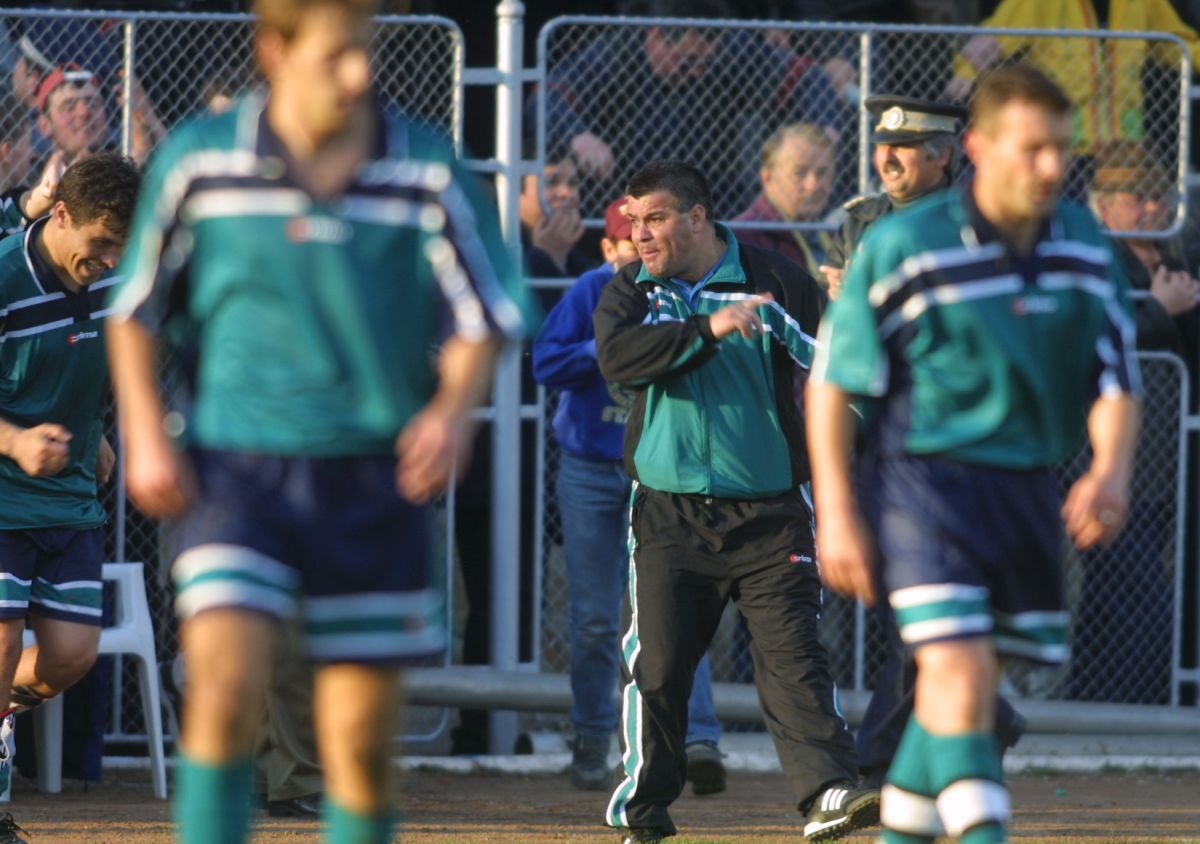 Titularul din Dinamo - Foresta 4-5 a ajuns instalator de gaze: „Am lucrat și la stația de betoane” » Apariție în premieră după 25 de ani: „După meci, ne-au luat la antidrog”