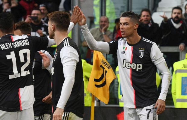 JUVENTUS - CAGLIARI 4-0 // VIDEO Cristiano Ronaldo, dezlănțuit: 3 goluri într-o repriză! Cum s-a descurcat Zlatan Ibrahimovic la primul meci