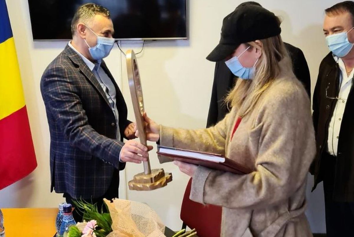 FOTO Simona Halep s-a relaxat la munte, cu o lună înainte de Australian Open » A fost primită cu pâine și sare + ce cadou inedit i s-a pregătit