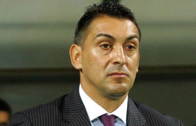 Poveste neștiută cu Ilie Dumitrescu » Scandal în vestiar: „La puta madre, ne facem de râs cu aștia!”