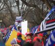 Suporterii lui Donald Trump au intrat cu forța în clădirea Capitoliului și blochează validarea lui Joe Biden. Sursă foto: Imago Images