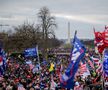 Suporterii lui Donald Trump au intrat cu forța în clădirea Capitoliului și blochează validarea lui Joe Biden. Sursă foto: Imago Images
