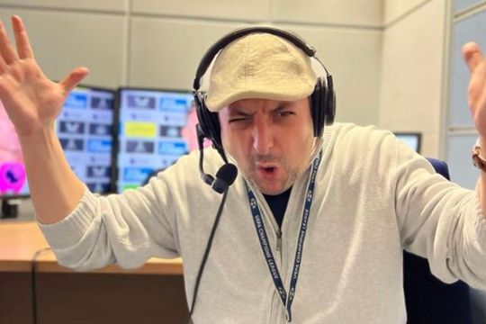 GSP l-a provocat pe Dragoș Borchină, comentatorul devenit viral pe rețelele de socializare, să reinterpreteze replici celebre din fotbalul românesc, în stilu-i caracteristic.