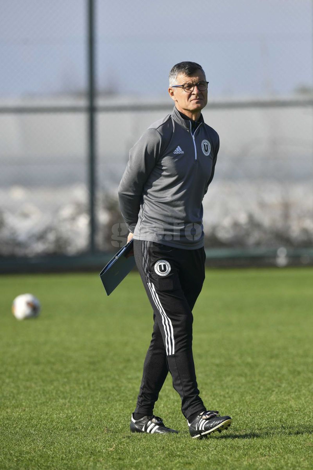 CORESPONDENȚĂ DIN ANTALYA Neluțu Sabău încă are mișcările! Cum îmblânzește „Moțu'” mingea și la 55 de ani