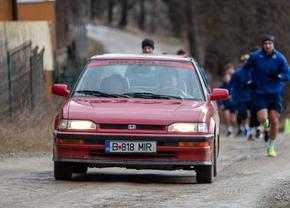 Noi imagini inedite din cantonamentul Oțelului » Jucătorii moldovenilor, puși să alerge în spatele mașinilor