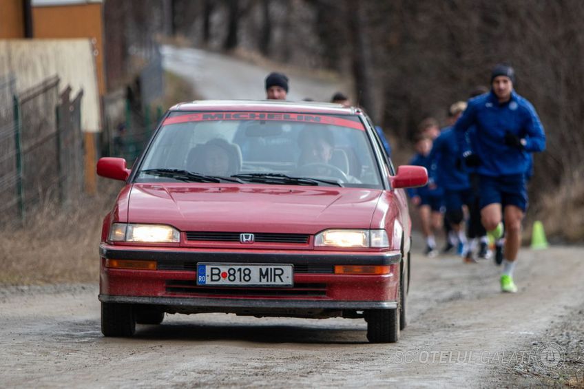 Jucătorii Oțelului au alergat în spatele mașinii
Foto: facebbok
