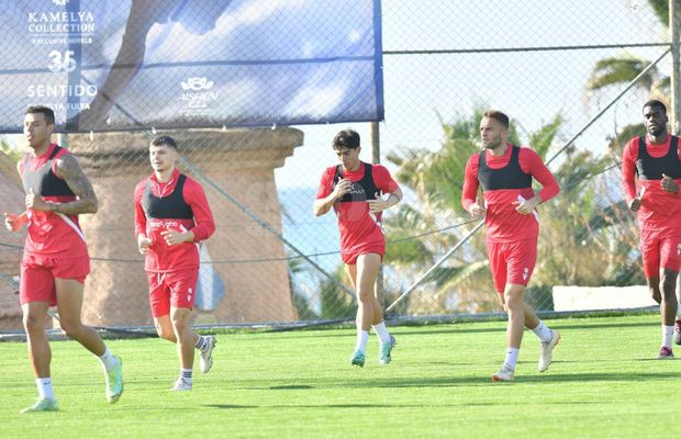 Dinamo a primit întăriri » Jucătorul a ajuns în cantonamentul din Turcia și a fost prezentat oficial