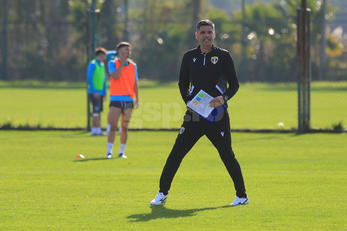 „Legs and heart, băieți!” » Fotbaliștii Petrolului, „terorizați” de specialistul care a lucrat 8 ani cu Simeone! GSP are imagini din dronă de la exercițiul spartan lucrat de „găzari”