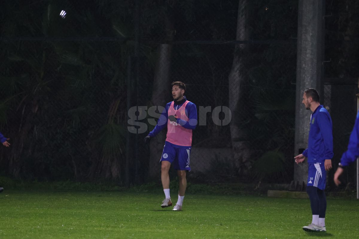 5 întrebări inedite cu Adrian Mihalcea: „Wow!” » Ce i-ar spune lui Mihalcea de la 15 ani, cum s-ar înțelege jucătorul Adi cu antrenorul de acum și ce metodă radicală adoptă pentru a scăpa de stres