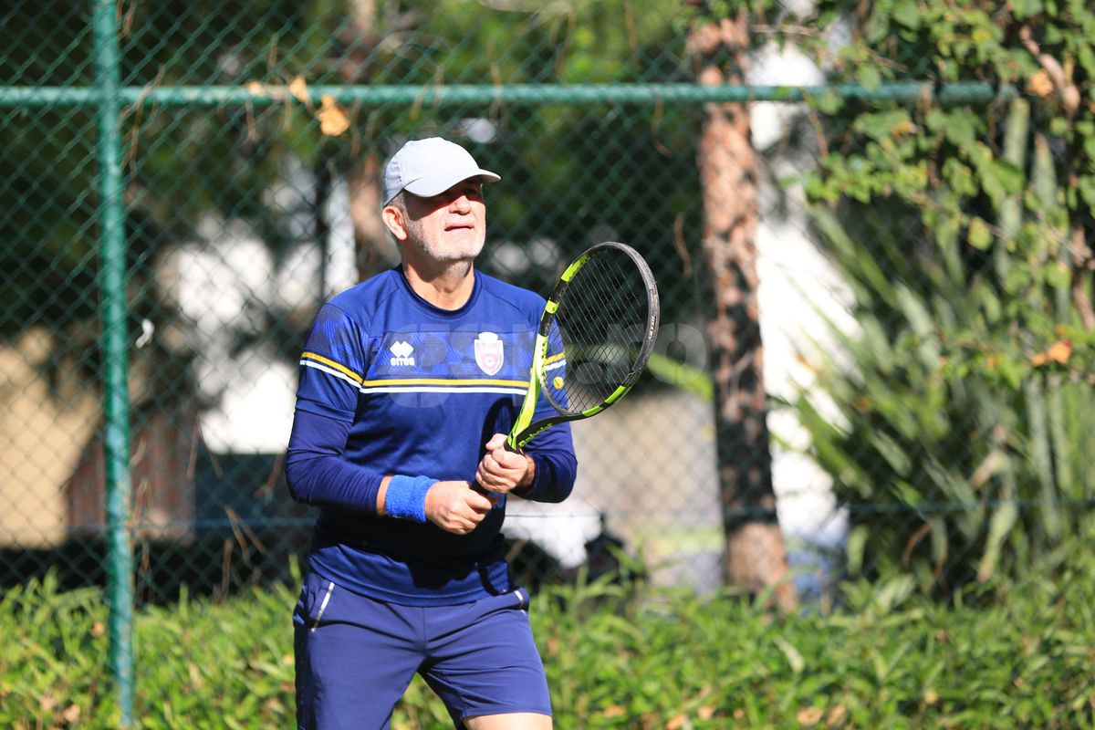 Valeriu Iftime joacă tenis în Antalya