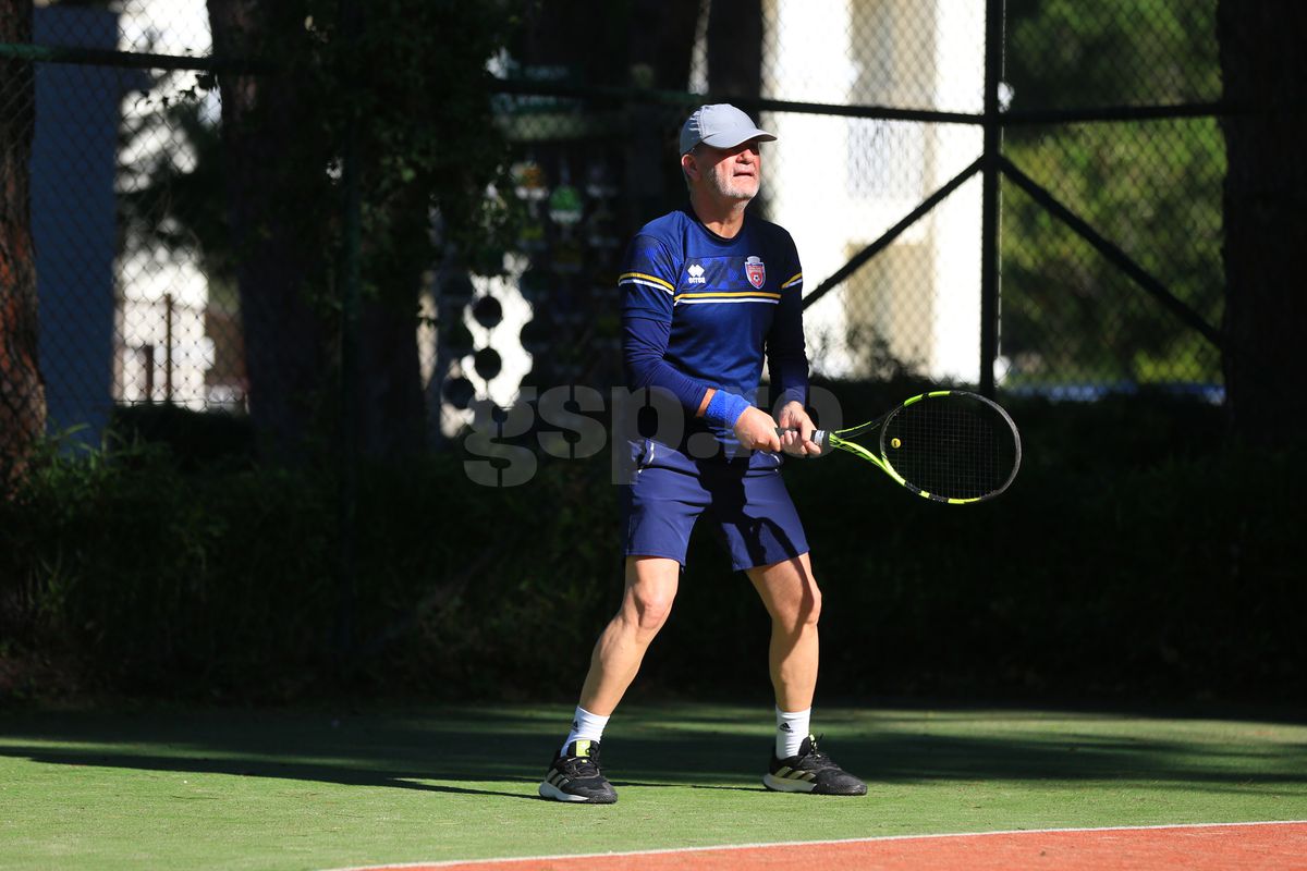 Valeriu Iftime joacă tenis în Antalya