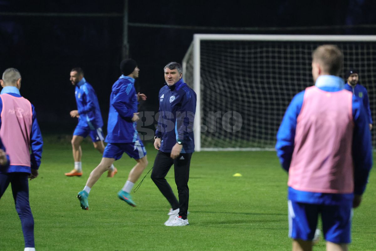 5 întrebări inedite cu Adrian Mihalcea: „Wow!” » Ce i-ar spune lui Mihalcea de la 15 ani, cum s-ar înțelege jucătorul Adi cu antrenorul de acum și ce metodă radicală adoptă pentru a scăpa de stres