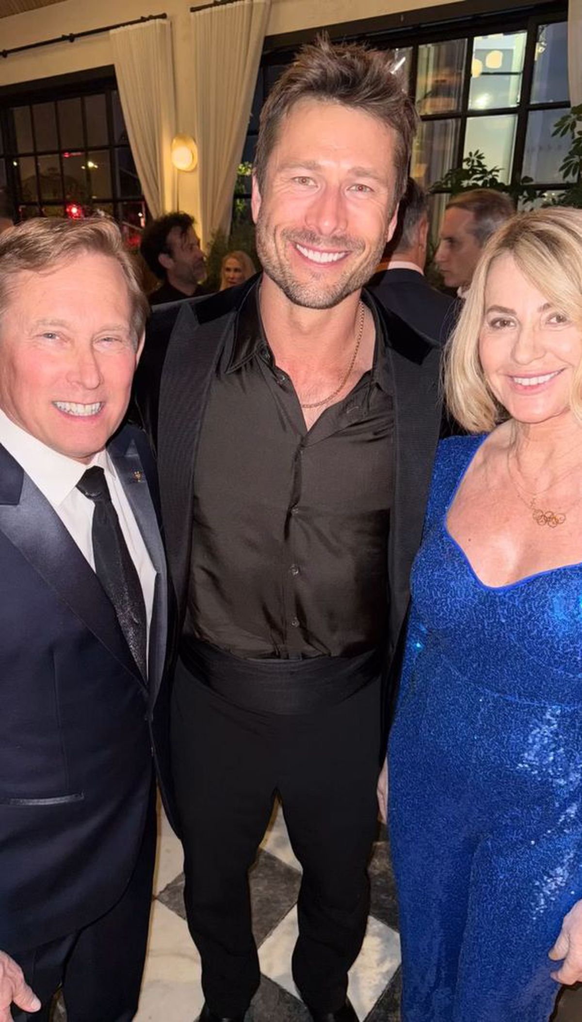 Imagini virale cu Nadia Comăneci la Globurile de Aur 2025 » Mesajul pentru Sebastian Stan, primul român câștigător al prestigiosului trofeu