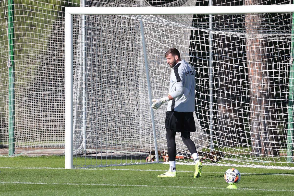 Precum un atacant! Gol de kinogramă marcat de Chiricheș la antrenamentul FCSB-ului