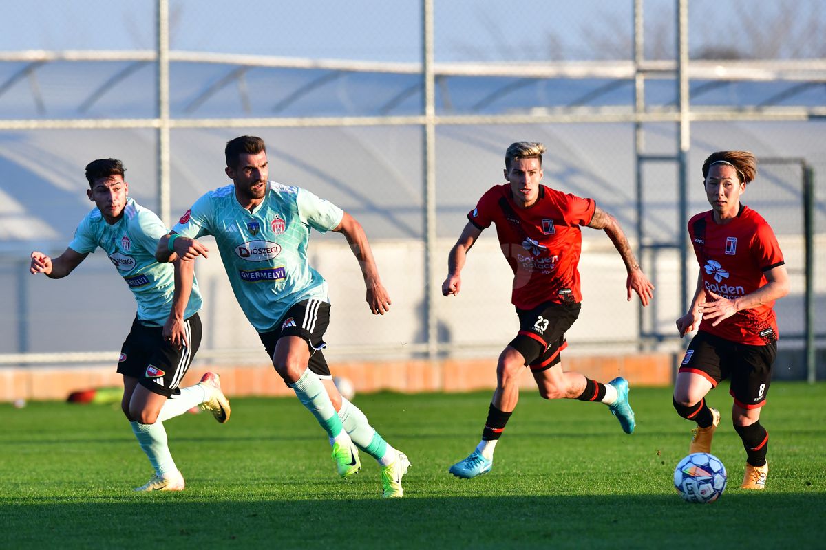 Jucătorul împrumutat de la Rapid, întrebat direct despre viitorul său: „Sunt două cluburi care vorbesc”