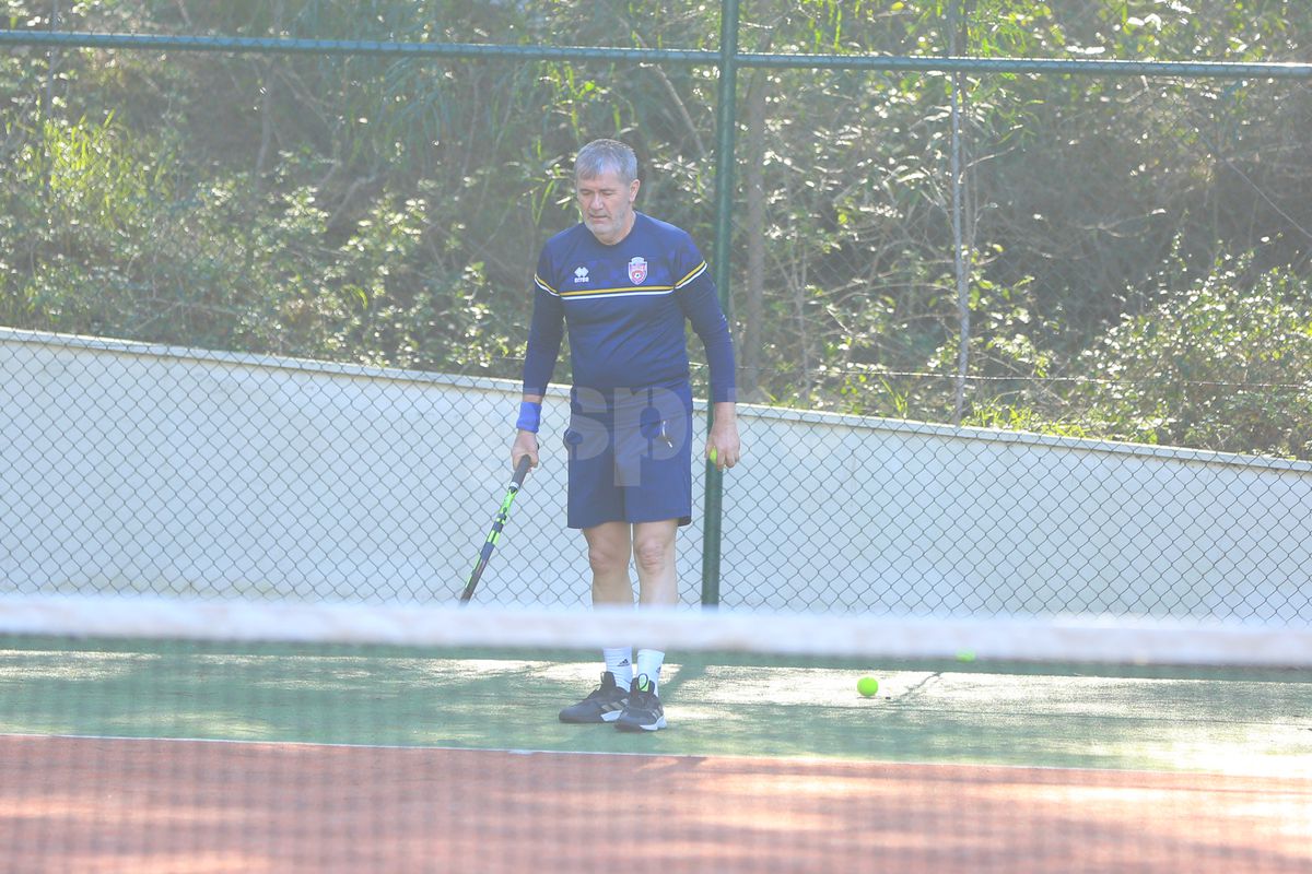 Valeriu Iftime joacă tenis în Antalya