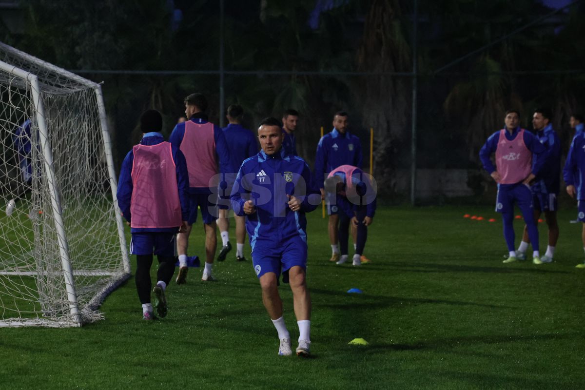 5 întrebări inedite cu Adrian Mihalcea: „Wow!” » Ce i-ar spune lui Mihalcea de la 15 ani, cum s-ar înțelege jucătorul Adi cu antrenorul de acum și ce metodă radicală adoptă pentru a scăpa de stres