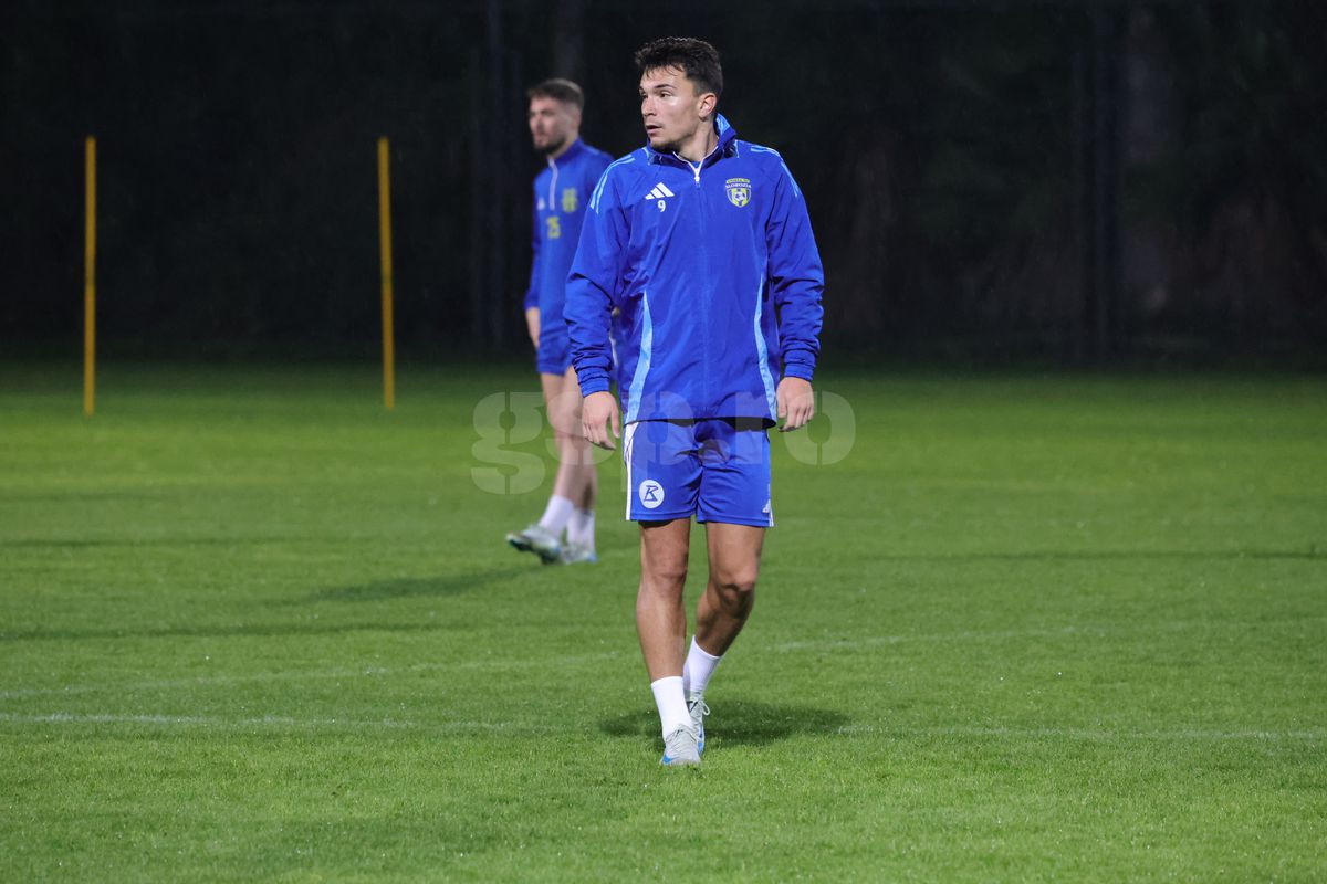 5 întrebări inedite cu Adrian Mihalcea: „Wow!” » Ce i-ar spune lui Mihalcea de la 15 ani, cum s-ar înțelege jucătorul Adi cu antrenorul de acum și ce metodă radicală adoptă pentru a scăpa de stres