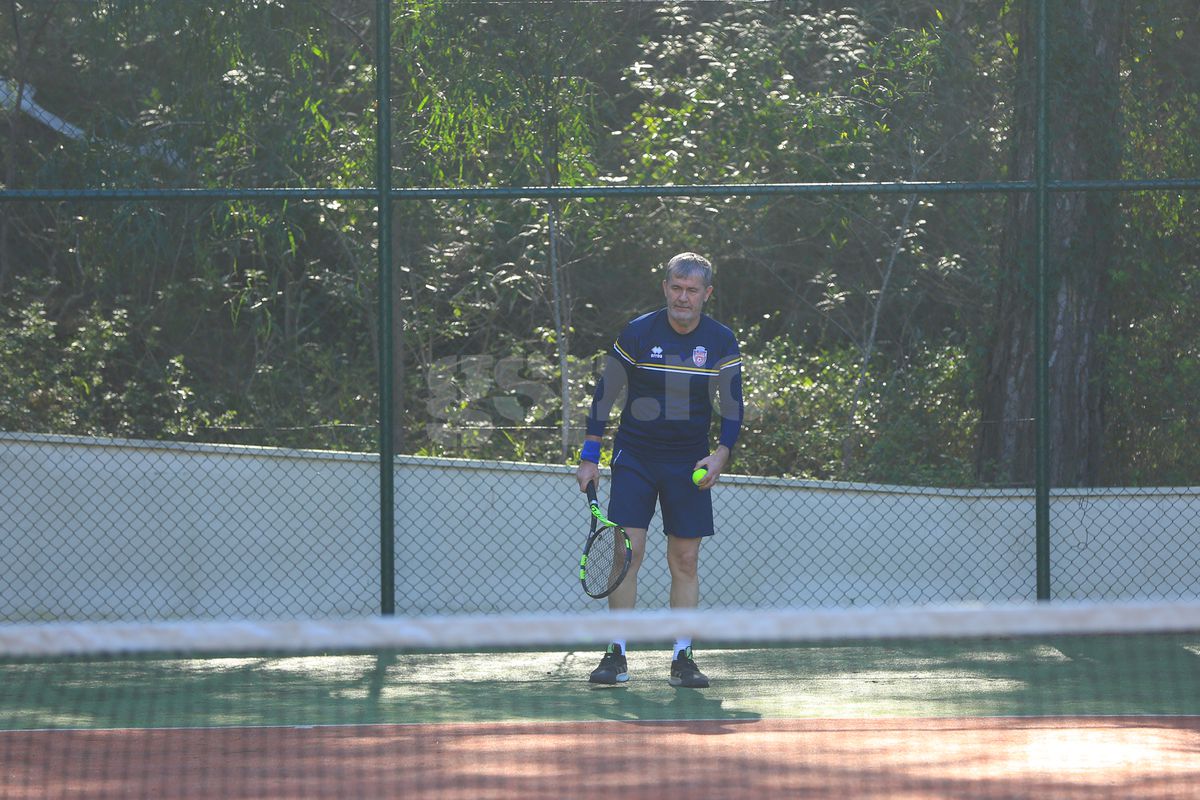 Valeriu Iftime joacă tenis în Antalya