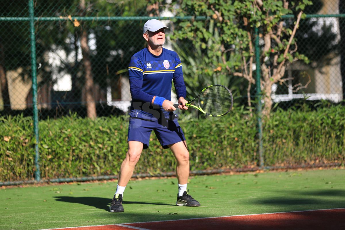 Valeriu Iftime joacă tenis în Antalya