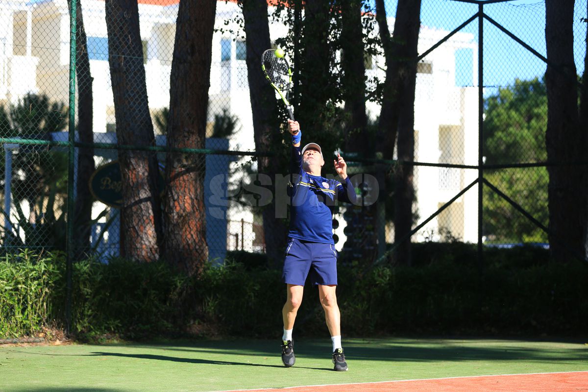 Valeriu Iftime joacă tenis în Antalya