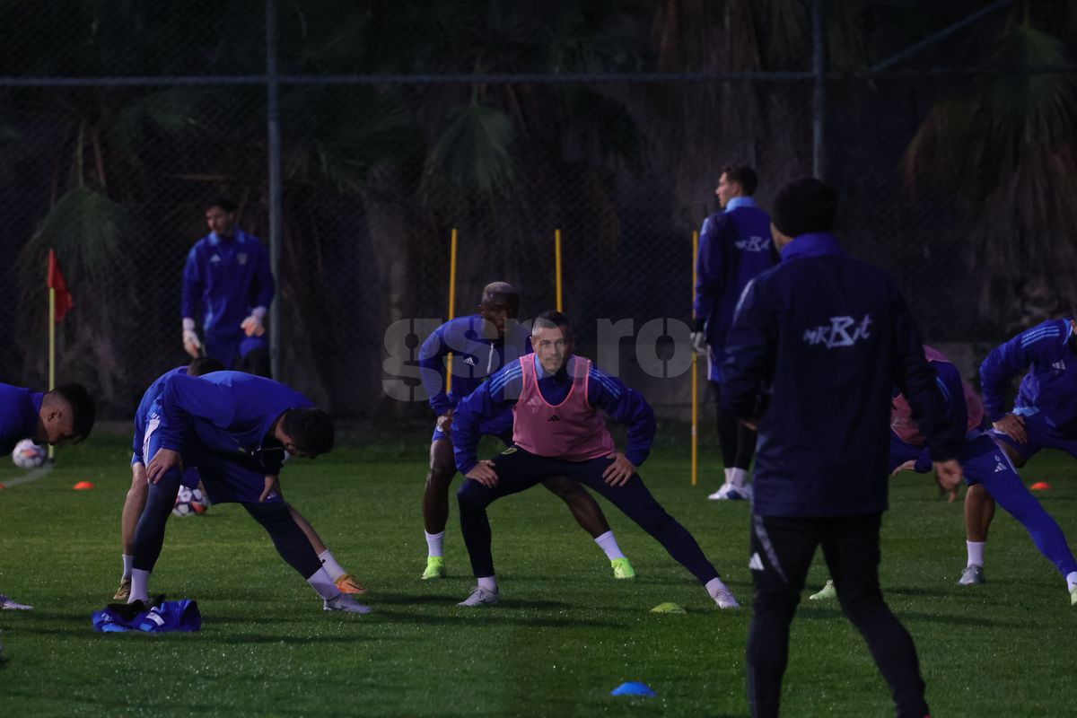 5 întrebări inedite cu Adrian Mihalcea: „Wow!” » Ce i-ar spune lui Mihalcea de la 15 ani, cum s-ar înțelege jucătorul Adi cu antrenorul de acum și ce metodă radicală adoptă pentru a scăpa de stres