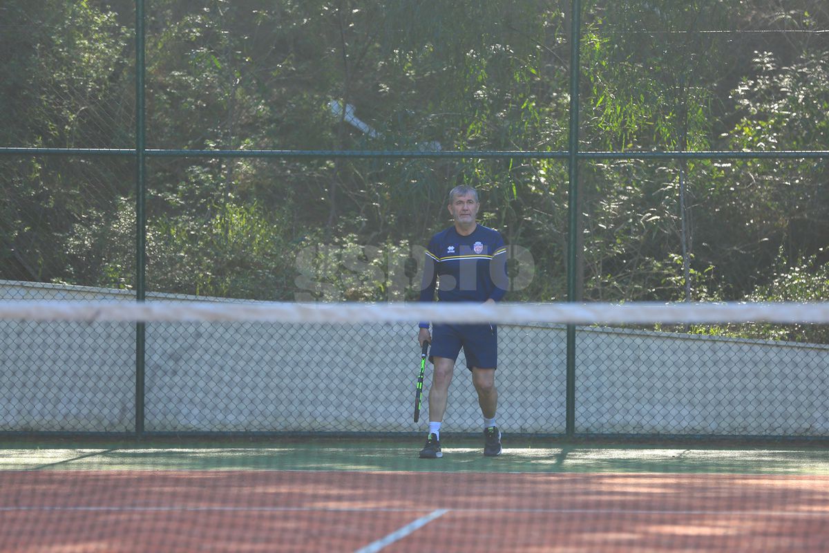 Valeriu Iftime joacă tenis în Antalya