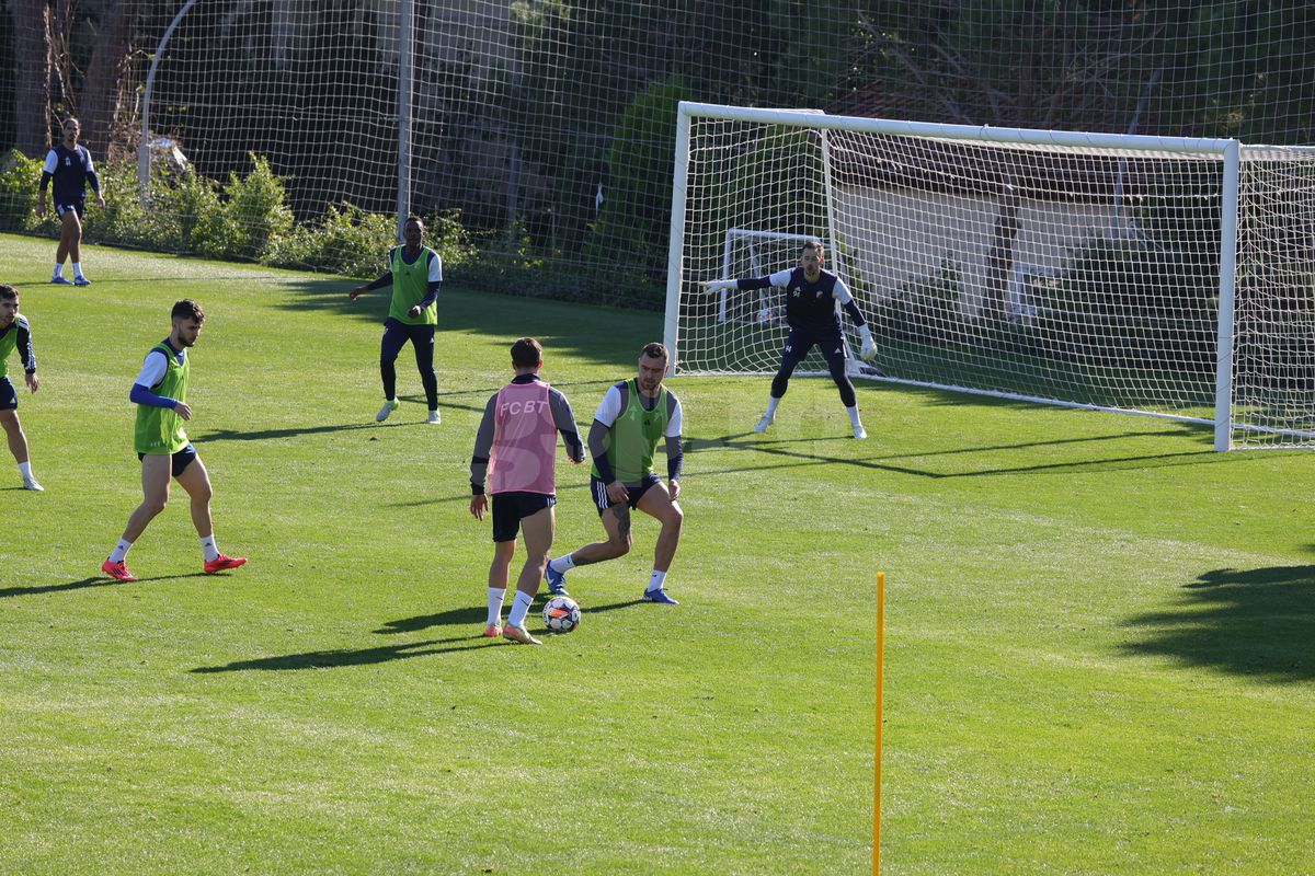 Liviu Ciobotariu, reacție furibundă, după ce Iftime l-a dat afară în cantonament: „Nu se poate așa ceva și nu voi accepta niciodată!”