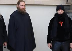 Imaginile zilei vin de la Catedrala Patriarhală » Cum s-a afișat Gigi Becali de Bobotează: în bocanci și pantaloni de piele