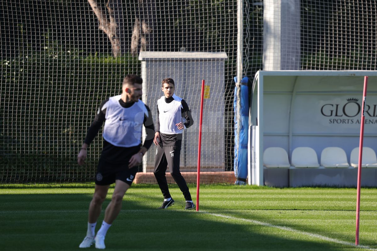 Precum un atacant! Gol de kinogramă marcat de Chiricheș la antrenamentul FCSB-ului