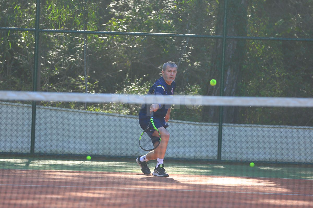 Valeriu Iftime joacă tenis în Antalya