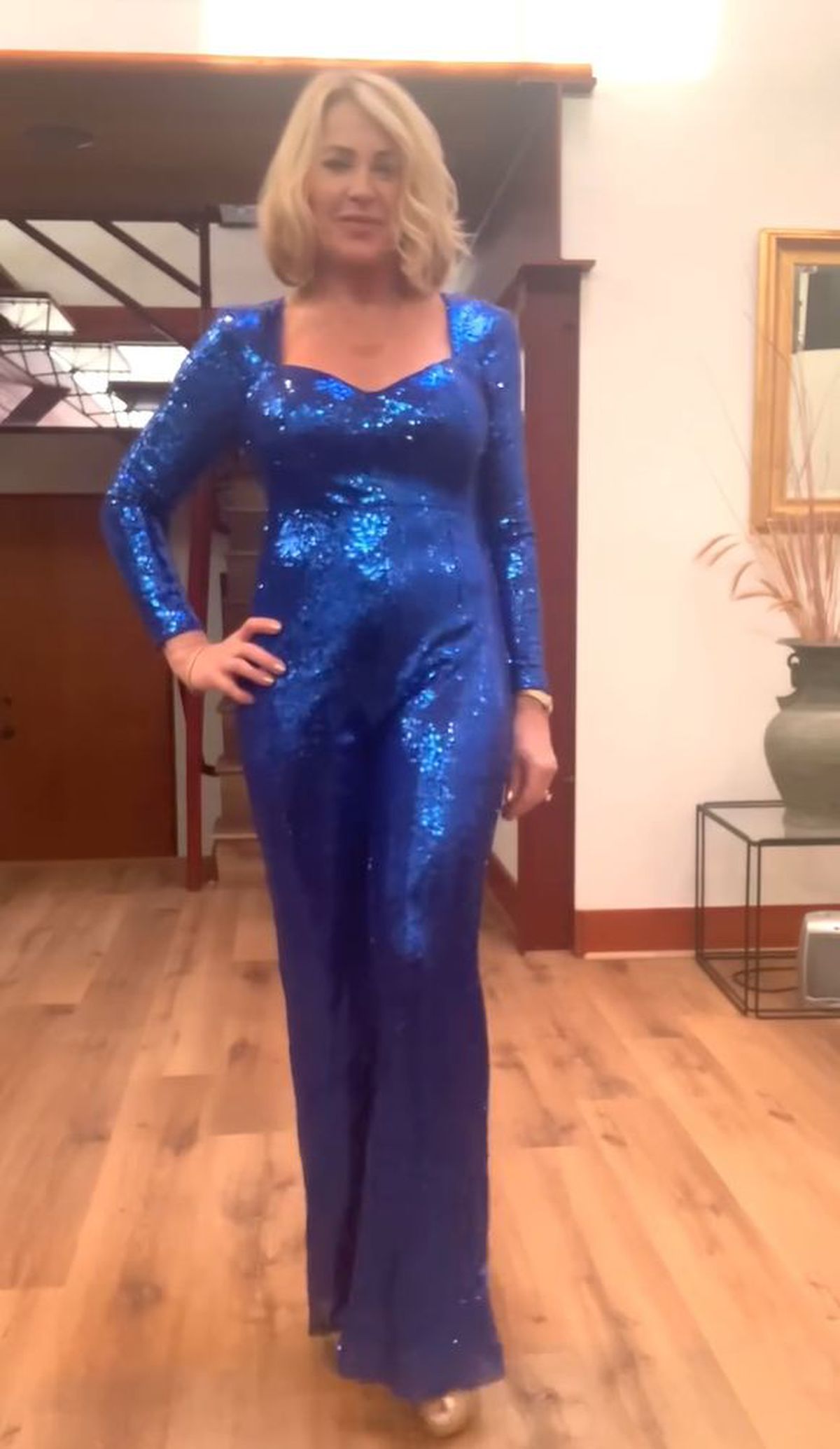 Imagini virale cu Nadia Comăneci la Globurile de Aur 2025 » Mesajul pentru Sebastian Stan, primul român câștigător al prestigiosului trofeu